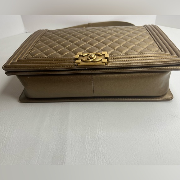 Chanel large maxi metallic bronze quilted boy flap bag - Picture 5 of 15